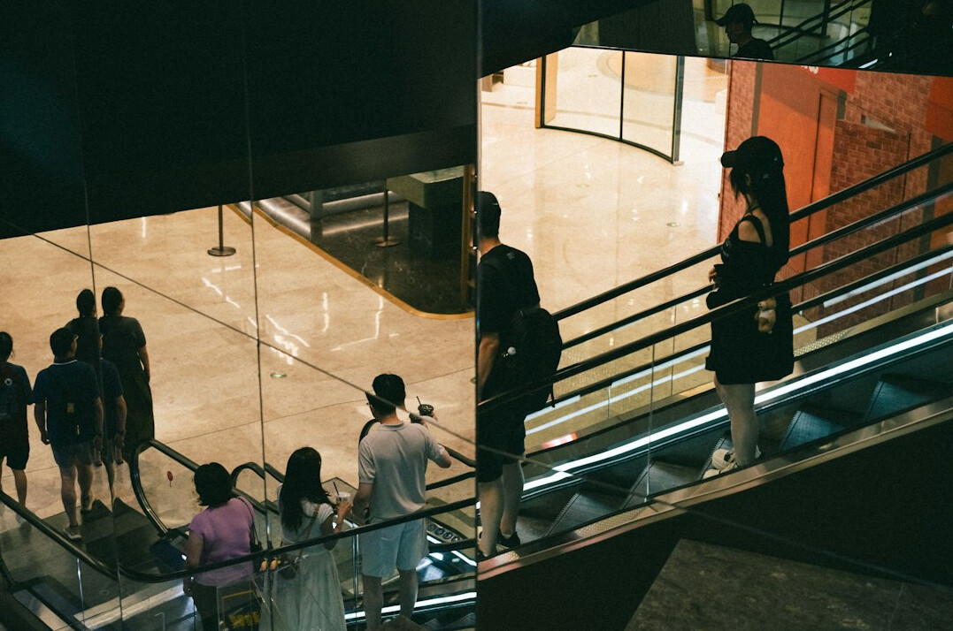mall security team meeting